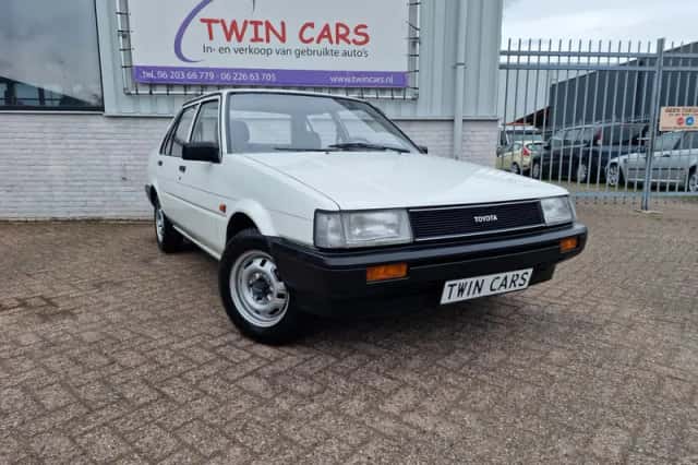 Toyota Corolla (1985) thumbnail 1