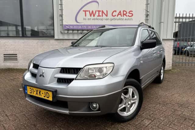 Mitsubishi Outlander (2007) thumbnail 2