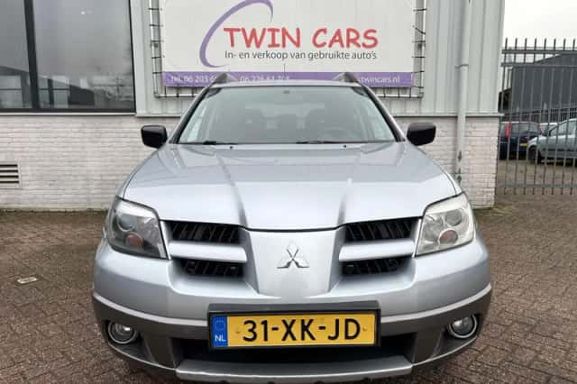 Mitsubishi Outlander (2007) thumbnail 3