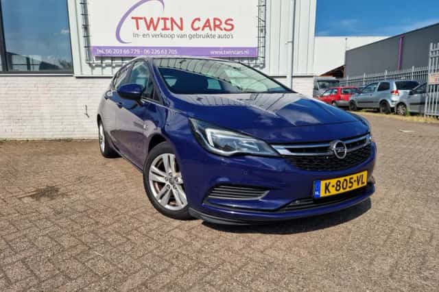 Opel Astra (2019) thumbnail 1