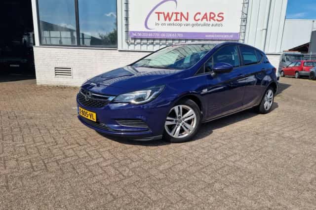 Opel Astra (2019) thumbnail 2