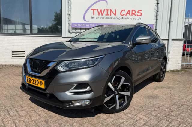 Nissan Qashqai (2017) thumbnail 2