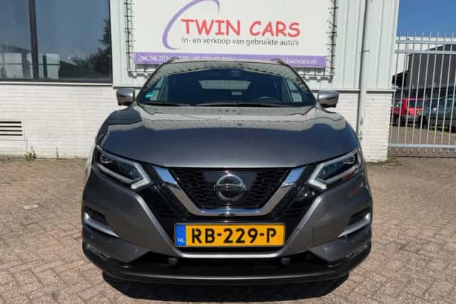 Nissan Qashqai (2017) thumbnail 3