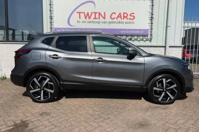 Nissan Qashqai (2017) thumbnail 4