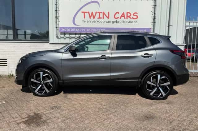 Nissan Qashqai (2017) thumbnail 5