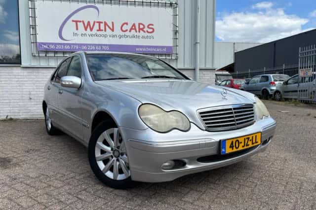 Mercedes-Benz C-Klasse (2002) thumbnail 1