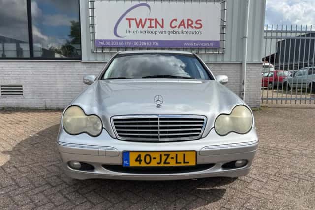 Mercedes-Benz C-Klasse (2002) thumbnail 3