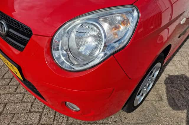Kia Picanto (2010) thumbnail 4