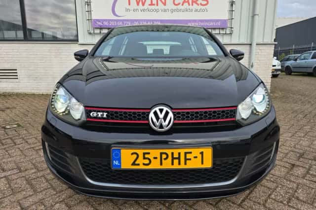Volkswagen Golf (2011) thumbnail 2