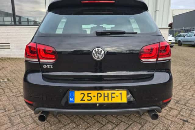 Volkswagen Golf (2011) thumbnail 5