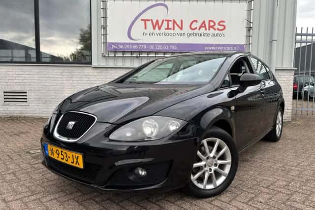 SEAT Leon (2011) thumbnail 2