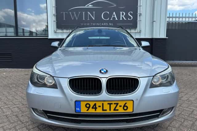 BMW 5-Serie (2010) thumbnail 2