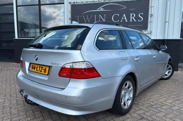 BMW 5-Serie (2010) thumbnail 6