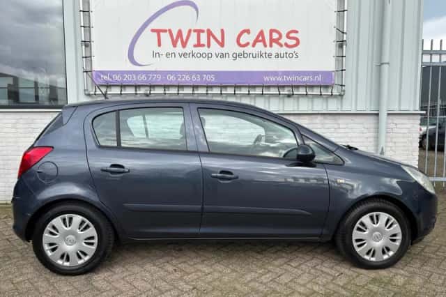 Opel Corsa (2007) thumbnail 4
