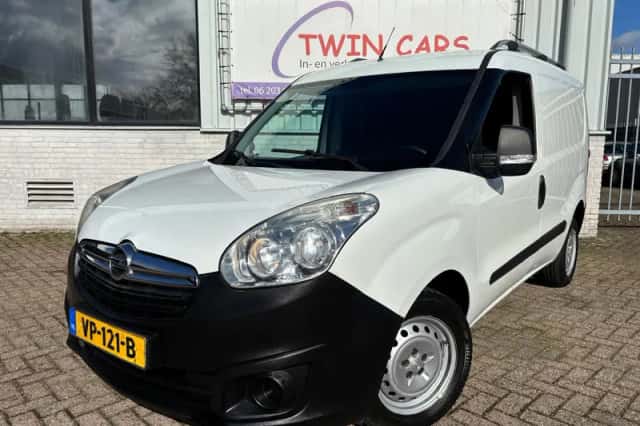 Opel Combo (2015) thumbnail 2