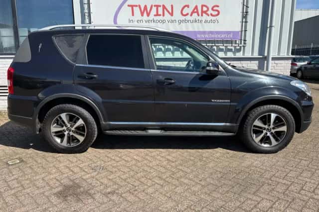 SsangYong Rexton (2017) thumbnail 4