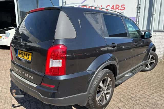 SsangYong Rexton (2017) thumbnail 6