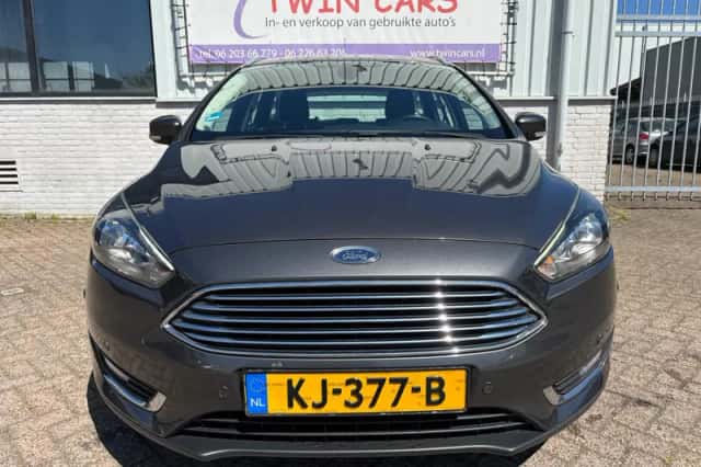 Ford Focus (2016) thumbnail 3