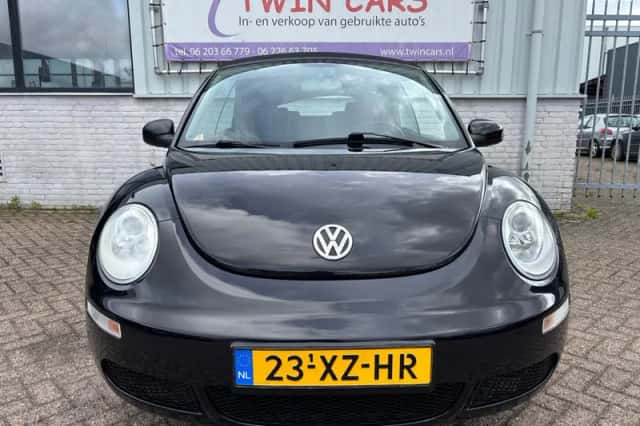 Volkswagen New Beetle (2007) thumbnail 3