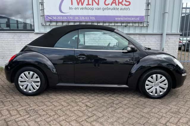 Volkswagen New Beetle (2007) thumbnail 4