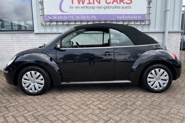 Volkswagen New Beetle (2007) thumbnail 5