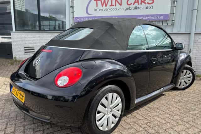 Volkswagen New Beetle (2007) thumbnail 6