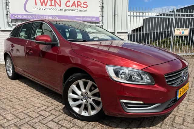 Volvo V60 (2014) thumbnail 1