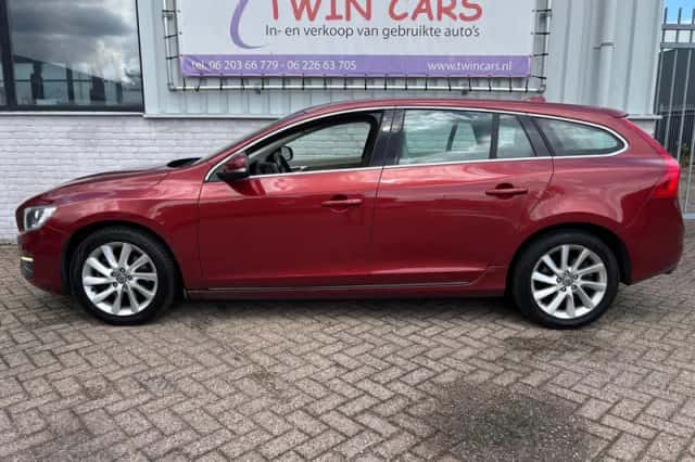 Volvo V60 (2014) thumbnail 4