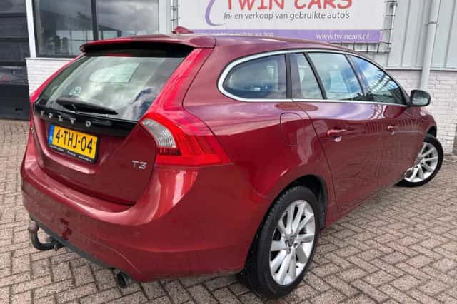 Volvo V60 (2014) thumbnail 6