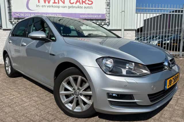 Volkswagen Golf (2015) thumbnail 1