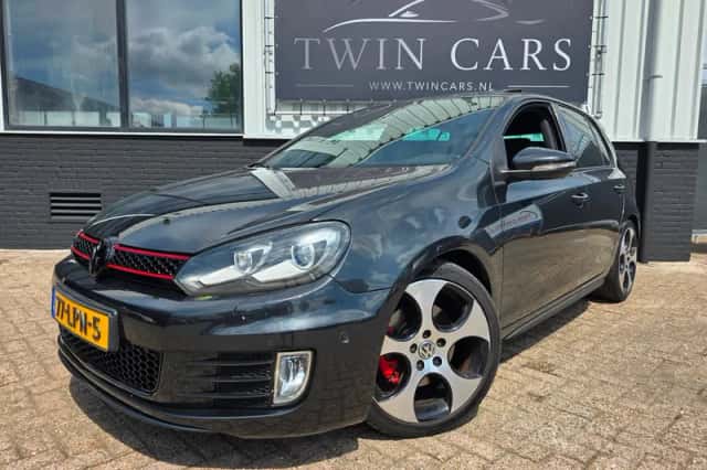 Volkswagen Golf (2010) thumbnail 3