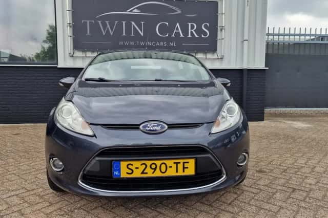 Ford Fiesta (2009) thumbnail 2
