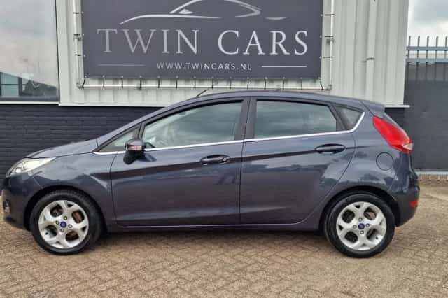 Ford Fiesta (2009) thumbnail 5