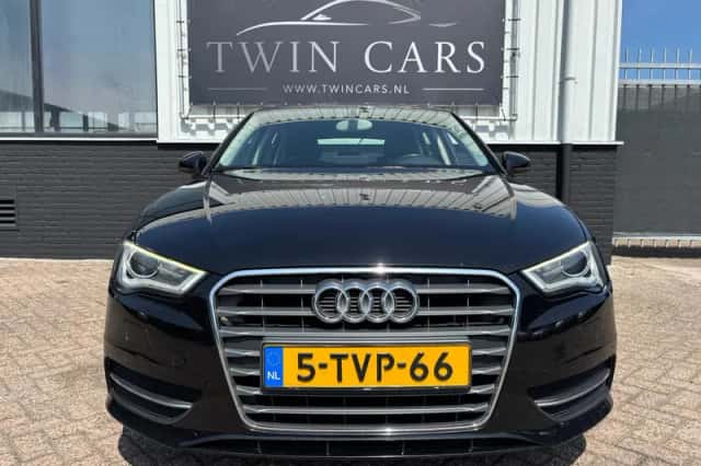 Audi A3 (2014) thumbnail 3