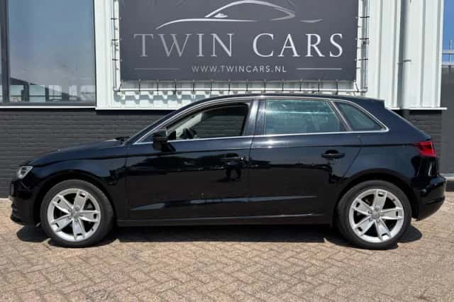 Audi A3 (2014) thumbnail 5