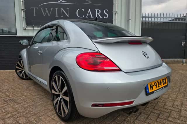 Volkswagen Beetle (2014) thumbnail 4