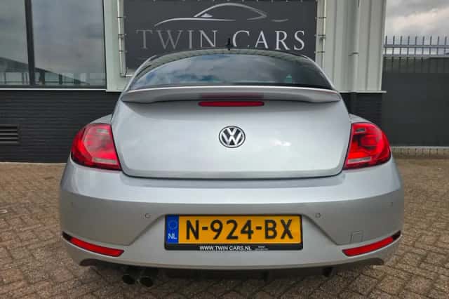 Volkswagen Beetle (2014) thumbnail 5