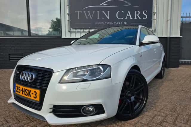 Audi A3 (2009) thumbnail 2