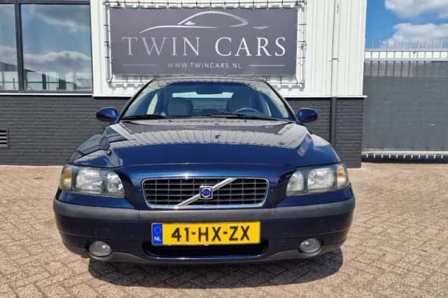 Volvo S60 (2002) thumbnail 3