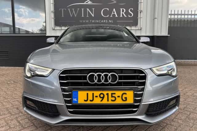 Audi A5 (2016) thumbnail 2