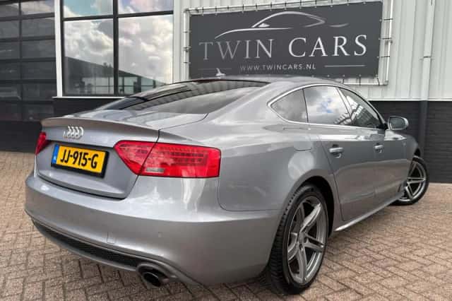 Audi A5 (2016) thumbnail 6