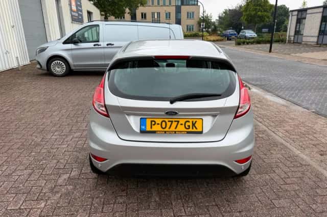 Ford Fiesta (2017) thumbnail 3