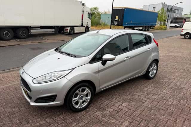 Ford Fiesta (2017) thumbnail 5