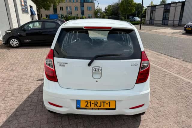 Hyundai i10 (2011) thumbnail 3