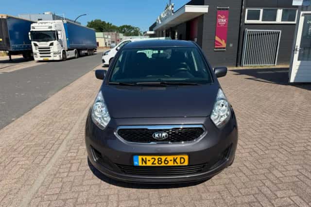 Kia Venga (2013) thumbnail 6