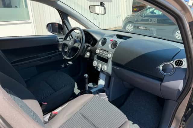 Mitsubishi Colt (2008) thumbnail 6