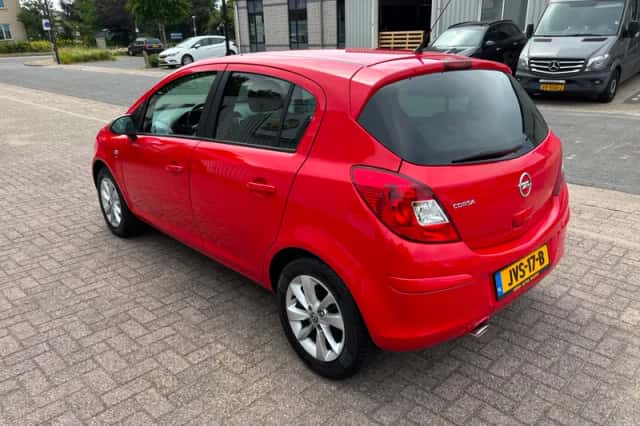 Opel Corsa (2014) thumbnail 4