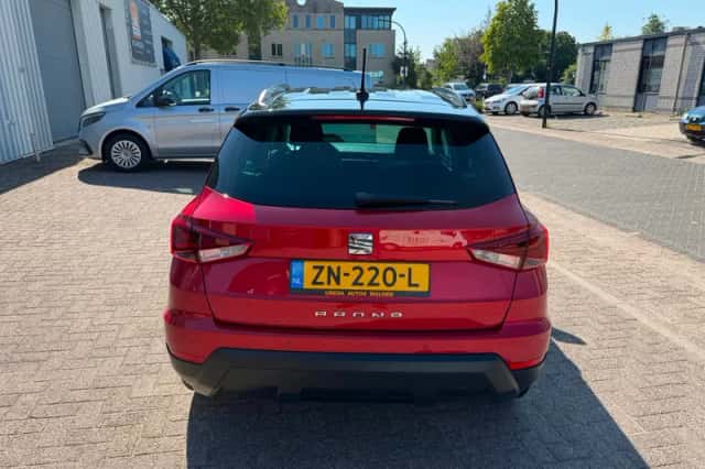 SEAT Arona (2019) thumbnail 3