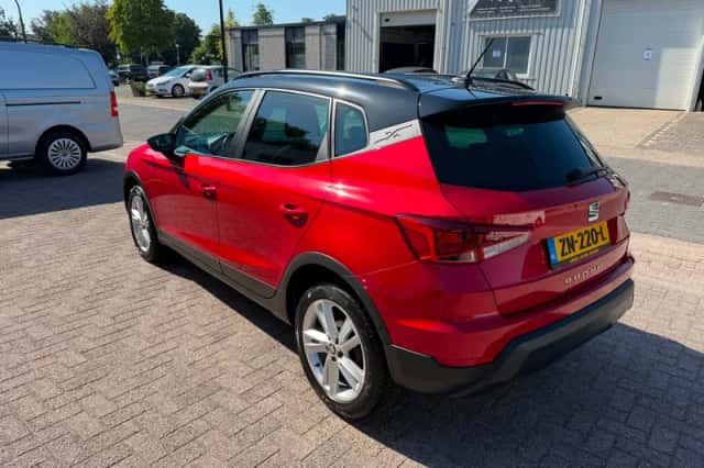 SEAT Arona (2019) thumbnail 4