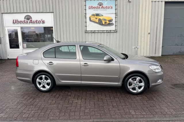 Škoda Octavia (2013) thumbnail 1